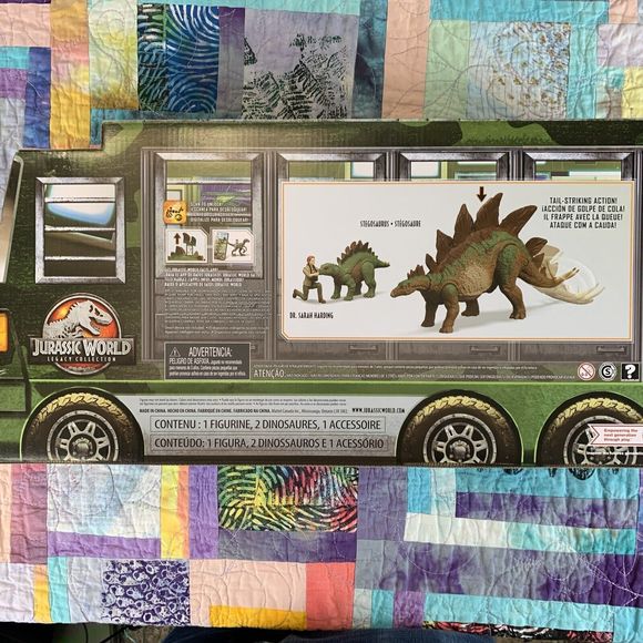 Jurassic World Legacy Collection Dr. Sarah Harding and Stegosaurus Figure Pack - Picture 2 of 5